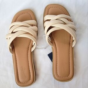 Universal Thread Rian Off White Strappy Sandals